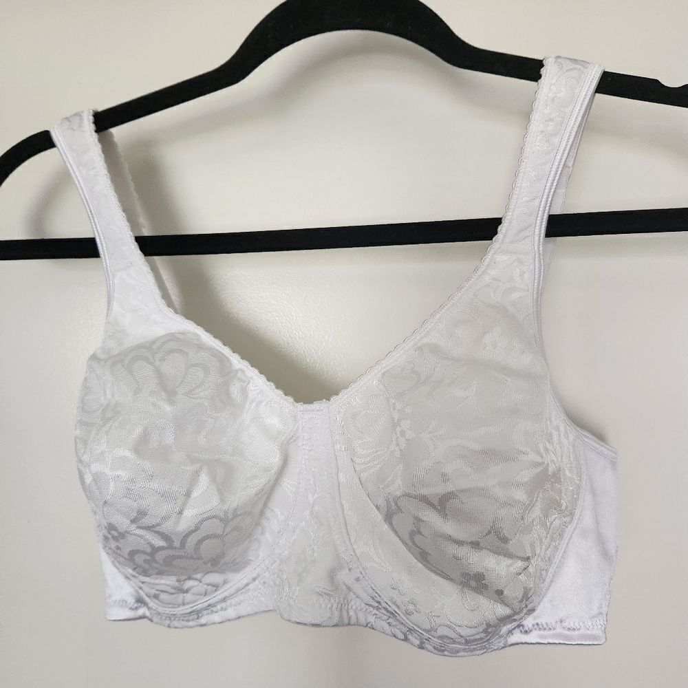 Playtex Elegant White Bra Wireless Unpadded Style 4745 Size 38D